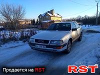 AUDI V8