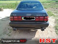 AUDI V8