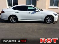 INFINITI Q70