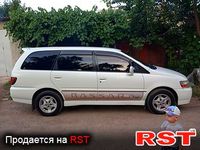 NISSAN Preria