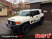 TOYOTA FJ Cruiser