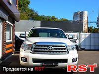 TOYOTA Sequoia