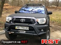 TOYOTA Tacoma