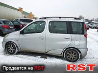 TOYOTA Yaris Verso