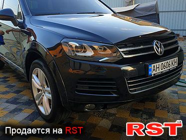 VOLKSWAGEN Touareg